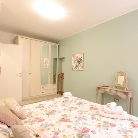 Apartmán Violetta Maison, Elegante E Romantica A Salo' Exteriér fotografie