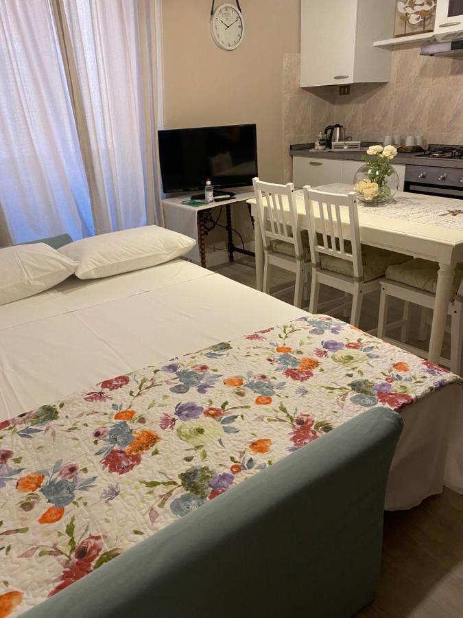 Apartmán Violetta Maison, Elegante E Romantica A Salo' Exteriér fotografie