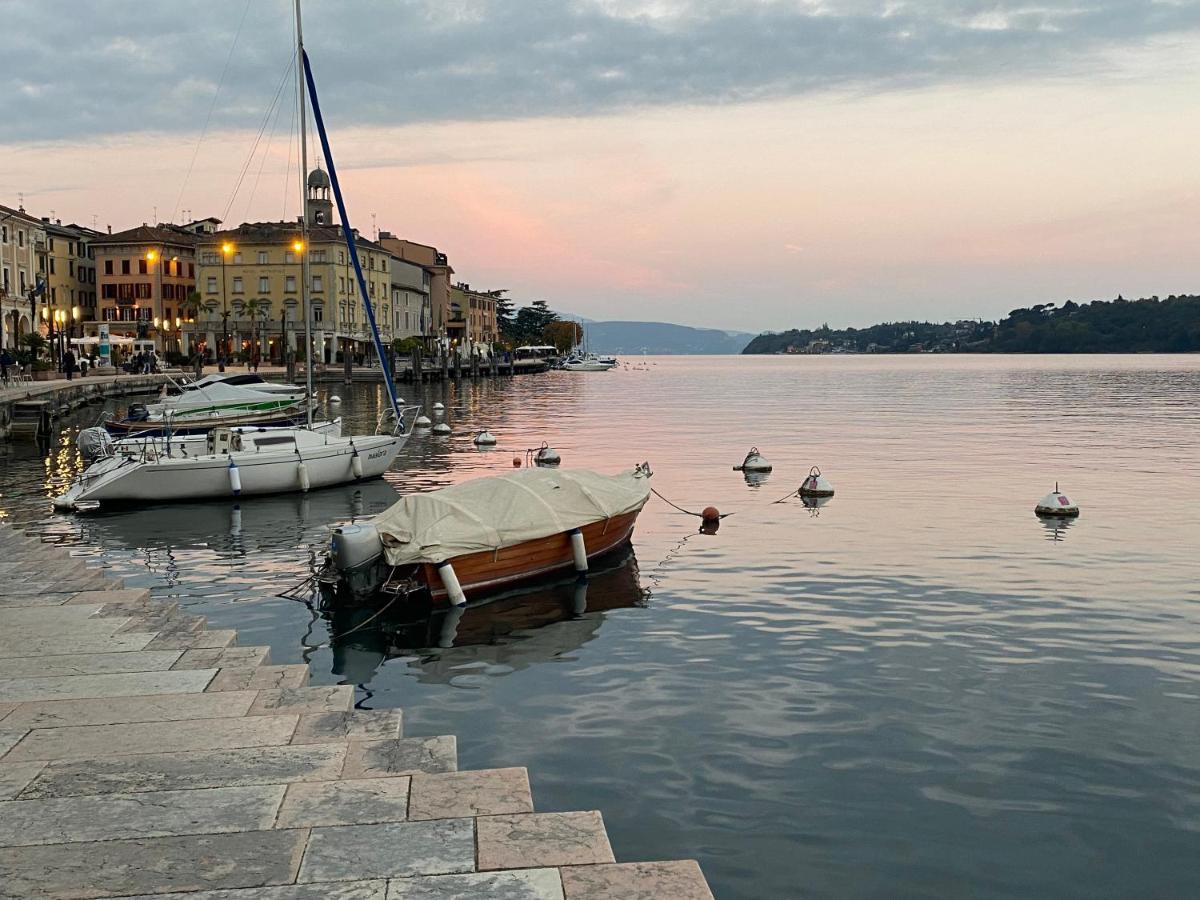 Apartmán Violetta Maison, Elegante E Romantica A Salo' Exteriér fotografie