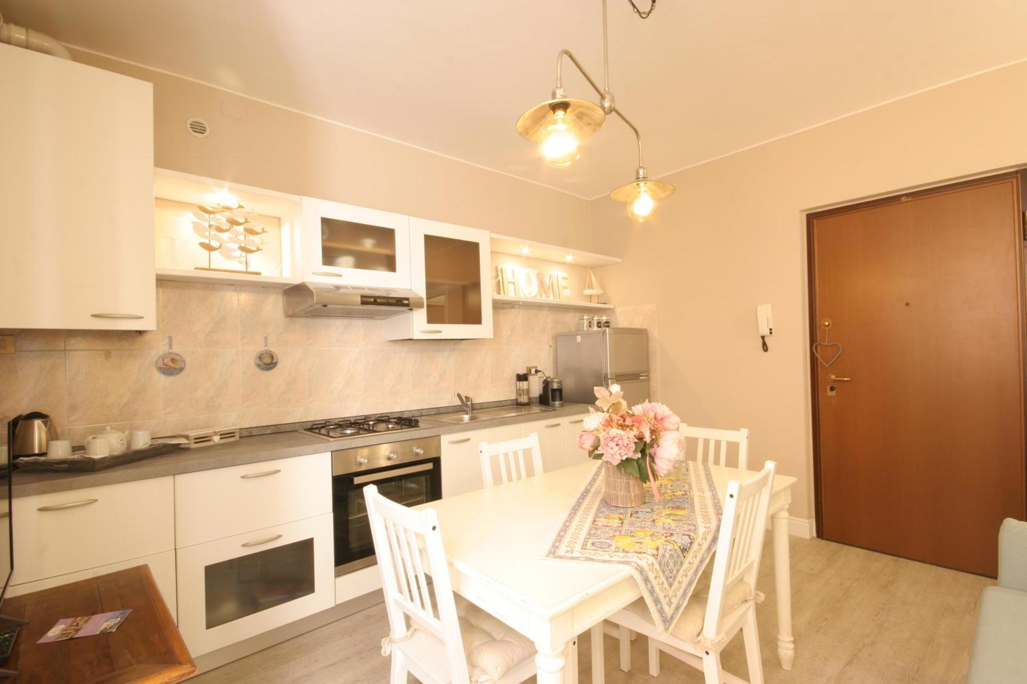 Apartmán Violetta Maison, Elegante E Romantica A Salo' Exteriér fotografie