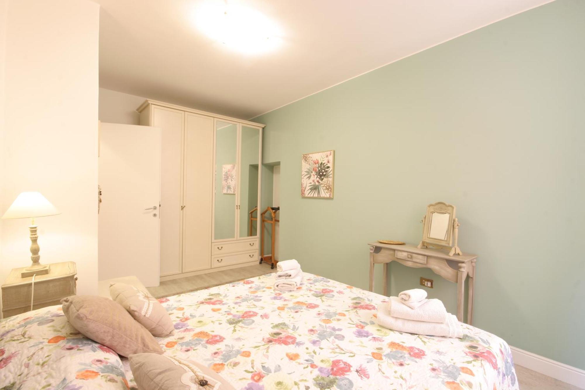 Apartmán Violetta Maison, Elegante E Romantica A Salo' Exteriér fotografie